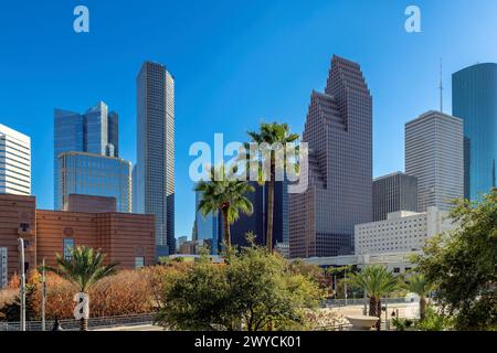 Skyline der Innenstadt von Houston am sonnigen Herbsttag in Houston, Texas, USA Stockfoto