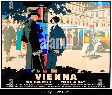 Vintage-Reiseplakat: Wien via Harwich von Frank Newbould um 1930er Jahre Stockfoto