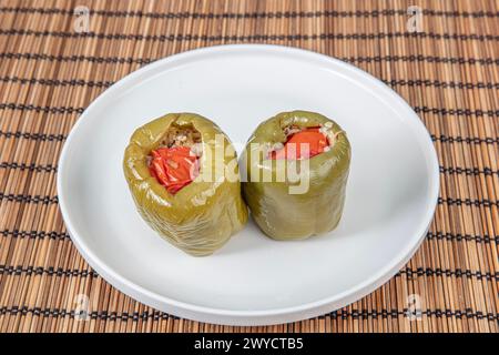 Gefüllte Paprika mit Olivenöl. Gefüllte Paprika mit Olivenöl. Traditionelle türkische Küche. Gesunde mediterrane Ernährung und Diät Konzept, aus nächster Nähe. Stockfoto