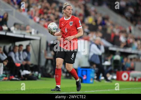 Linz, Österreich. April 2024. Linz, Österreich, 5. April 2024: Katharina Schichtl (6 Österreich) während des UEFA-Qualifikationsspiels Österreich gegen Deutschland in Linz Tom Seiss/SPP (Tom Seiss/SPP) Credit: SPP Sport Press Photo. /Alamy Live News Stockfoto