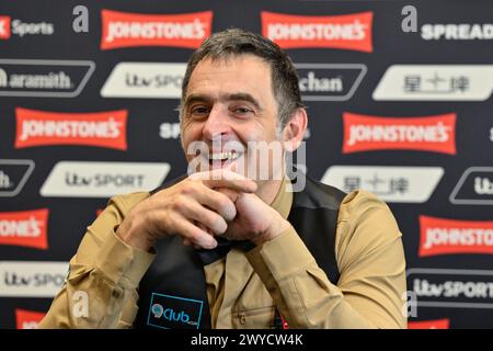 Ronnie O'Sullivan spricht beim Interview nach dem Spiel während der Johnstone’s Paint Tour Championships in Manchester Central, Manchester, Großbritannien, 5. April 2024 (Foto: Cody Froggatt/News Images) Stockfoto