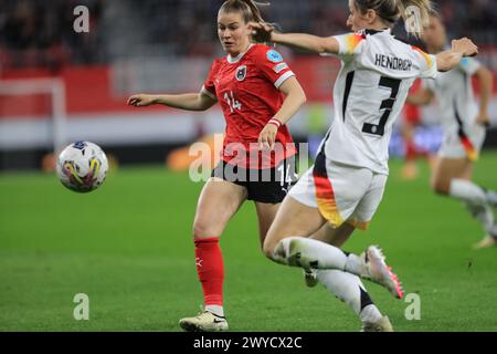 Linz, Österreich. April 2024. Linz, Österreich, 5. April 2024: Marie Therese Hobinger (14 Österreich) im Einsatz während des UEFA-Qualifikationsspiels Österreich gegen Deutschland in Linz Tom Seiss/SPP (Tom Seiss/SPP) Credit: SPP Sport Press Photo. /Alamy Live News Stockfoto