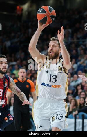 Madrid, Spanien. April 2024. Sergio Rodríguez von Real Madrid während des Turkish Airlines EuroLeague Spiels zwischen Real Madrid und Baskonia Vitoria Gasteiz im Wizink Center am 5. April 2024 in Madrid Spanien (Foto: Oscar Gonzalez/SIPA USA) Credit: SIPA USA/Alamy Live News Stockfoto