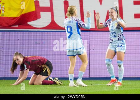 Leuven, Belgien. April 2024. LEUVEN, BELGIEN - 5. APRIL: Esther Gonzalez Rodriguez aus Spanien feiert, nachdem er am 5. April 2024 im Stadion den Dreef im belgischen Leuven das siebte Tor mit Athenea aus Spanien beim Qualifikationsspiel der Frauen zur UEFA EURO 2025 erzielte. (Foto von Tobias Giesen/BSR Agency) Credit: BSR Agency/Alamy Live News Credit: BSR Agency/Alamy Live News Stockfoto