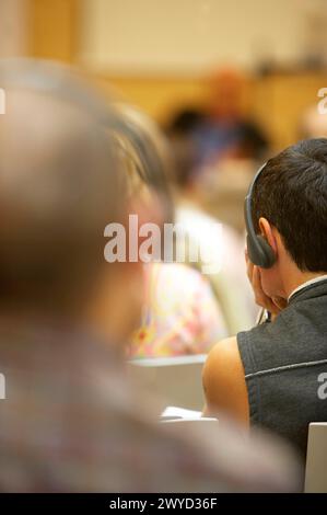 Konferenz, Simultandolmetscher. Bioterra, Messe für ökologische Produkte, ökologisches Management und Umwelt, FICOBA, Internationale Messe der Baskenküste. Irun, Gipuzkoa, Baskenland, Spanien. Stockfoto