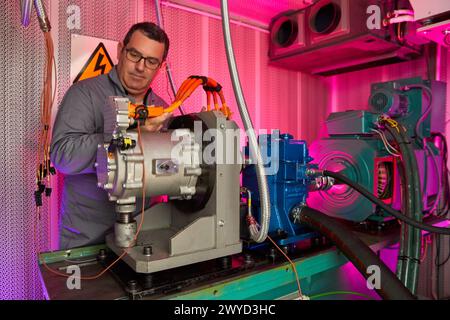 Motorenprüfstand, Automobilindustrie, Technologiezentrum, Tecnalia Research & Innovation, Derio, Bizkaia, Baskenland, Spanien. Stockfoto