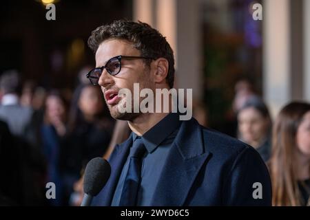 Promis besuchen den roten Teppich für die Gentlemen Premiere mit: Theo James Where: London, Großbritannien When: 05 Mär 2024 Credit: Phil Lewis/WENN Stockfoto