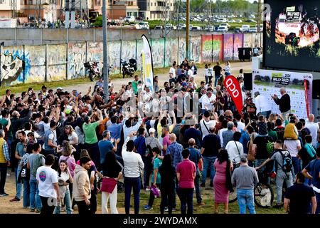 Badajoz, Espagne. April 2024. Ambiance Bivouac während der dritten Phase des BP Ultimate Rally-RAID 2024 Portugal am 5. April 2024 zwischen Grandola, Portugal und Badajoz, Spanien - Foto Paulo Maria/DPPI Credit: DPPI Media/Alamy Live News Stockfoto