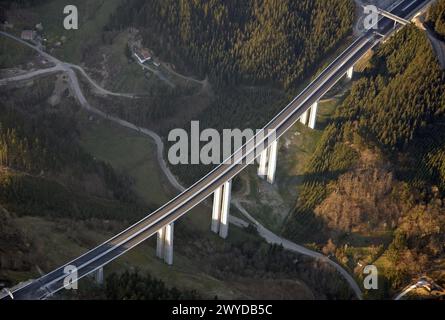 Autopista del Norte (Eibar-Vitoria), Mazmela, Eskoriatza, Guipuzcoa, Baskenland, Spanien. Stockfoto