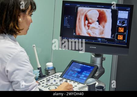 Ultraschalldiagnostik Systeme, Ultraschall 4d, Krankenhaus, Donostia, San Sebastian, Gipuzkoa, Baskenland, Spanien. Stockfoto