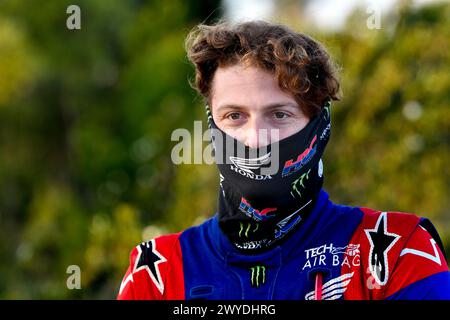 Badajoz, Espagne. April 2024. Während der dritten Phase des BP Ultimate Rally-RAID 2024, am 5. April 2024 zwischen Grandola, Portugal und Badajoz, Spanien - Foto Paulo Maria/DPPI Credit: DPPI Media/Alamy Live News Stockfoto