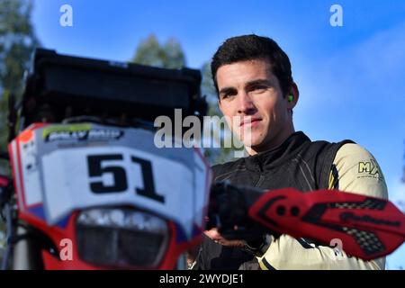 Badajoz, Espagne. April 2024. AMARAL Salvador (PRT), Honda CRF450, Porträt während der dritten Phase des BP Ultimate Rally-RAID 2024 Portugal, am 5. April 2024 zwischen Grandola, Portugal und Badajoz, Spanien - Foto Paulo Maria/DPPI Credit: DPPI Media/Alamy Live News Stockfoto