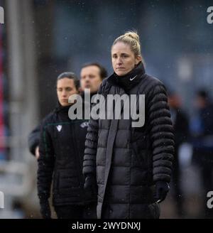 Oslo, Norwegen. April 2024. Oslo, Norwegen, 5. April 2024: Cheftrainer Gemma Grainger (Norwegen) wird während des Fußballspiels zwischen Norwegen und Finnland im Ullevaal Stadium in Oslo, Norwegen (Ane Frosaker/SPP) gesehen. /Alamy Live News Stockfoto