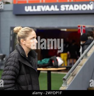 Oslo, Norwegen. April 2024. Oslo, Norwegen, 5. April 2024: Cheftrainerin Gemma Grainger (Norwegen) wird vor ihrem ersten Spiel in Oslo beim UEFA Women's European Qualifier Football Spiel zwischen Norwegen und Finnland im Ullevaal Stadium in Oslo, Norwegen (Ane Frosaker/SPP) Foto: SPP Sport Press Photo. /Alamy Live News Stockfoto