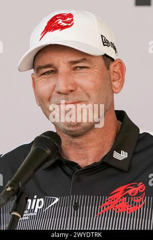 Doral, Florida, USA. April 2024. Sergio Garcia von Fireballs spricht nach der ersten Runde des LIV Golf Miami im Trump National Doral mit den Medien. (Kreditbild: © Debby Wong/ZUMA Press Wire) NUR REDAKTIONELLE VERWENDUNG! Nicht für kommerzielle ZWECKE! Quelle: ZUMA Press, Inc./Alamy Live News Stockfoto