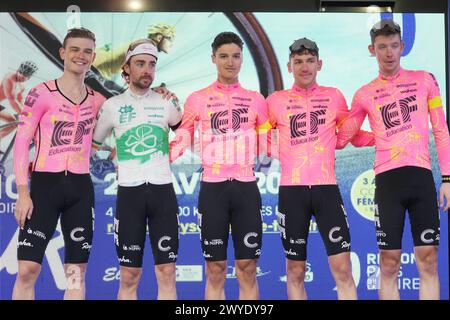 Le Mans, Frankreich. April 2024. Team von EF Education-EasyPost während der Région Pays de la Loire Tour 2024, Radrennen Stage 4, Marolles-les-Braults - Le Mans (174, 9 km) am 5. April 2024 in Le Mans, Frankreich - Foto Laurent Lairys/DPPI Credit: DPPI Media/Alamy Live News Stockfoto