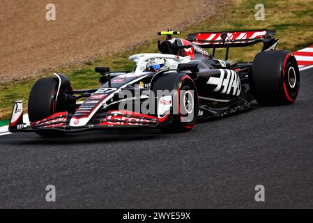 Suzuka, Japan. April 2024. Nico Hulkenberg (DE) Haas VF-24. 06.04.2024. Formel-1-Weltmeisterschaft, Rd 4, Großer Preis Von Japan, Suzuka, Japan, Qualifizierender Tag. Das Foto sollte lauten: XPB/Alamy Live News. Stockfoto