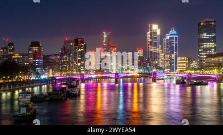 Blick auf die Lambeth Bridge von Westminster Bridge, London, England Stockfoto