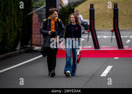 SUZUKA INTERNATIONAL RACING COURSE, JAPAN - APRIL 06: Oscar Piastri, McLaren F1 MCL60 während des Großen Preises von Japan auf dem Suzuka International Racing Course am Samstag, 06. April 2024 in Suzuka, Japan. (Foto: Michael Potts/BSR Agency) Credit: BSR Agency/Alamy Live News Stockfoto