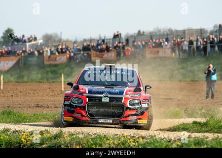 Wolfsberg, Österreich. April 2024. WOLFSBERG, ÖSTERREICH - 6. APRIL: Luca Waldherr aus Österreich und Claudia Maier aus Österreich bei ihrer Citroen C3 Rally2 während der Lavanttal Rallye am 6. April 2024 in Wolfsberg, Österreich.240406 SEPA 25 005 - 20240406 PD1504 Credit: APA-PictureDesk/Alamy Live News Stockfoto