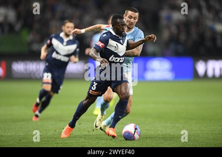 MELBOURNE, AUSTRALIEN. April 2024. Im Bild: Elfenbeinküste-Spieler Adama Traoré (3) von Melbourne Victory in Aktion während der A-Liagues-Fußball, Melbourne Victory FC gegen Melbourne City FC im AAMI Park. Quelle: Karl Phillipson/Alamy Live News Stockfoto