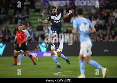 MELBOURNE, AUSTRALIEN. April 2024. Im Bild: Bruno Fornaroli (10) von Melbourne Victory in Aktion während des A-Liagues-Soccer, Melbourne Victory FC gegen Melbourne City FC im AAMI Park. Quelle: Karl Phillipson/Alamy Live News Stockfoto