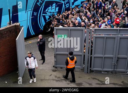 Jack Grealish aus Manchester City kam nach dem Ausstieg aus dem Mannschaftsbus vor dem Spiel der Premier League im Londoner Selhurst Park an. Bilddatum: Samstag, 6. April 2024. Stockfoto