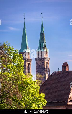 Frühling in Nürnberg Impressionen vom ersten warmen Tag des Jahres in Nürnberg: Überall präsentiert sich das frische Grün der blühenden Vegetation. Nürnberg Bayern Deutschland *** Frühling in Nürnberg Impressionen vom ersten warmen Tag des Jahres in Nürnberg das frische Grün der blühenden Vegetation ist überall Nürnberg Bayern Deutschland 20240406-6V2A9636-HDR Stockfoto