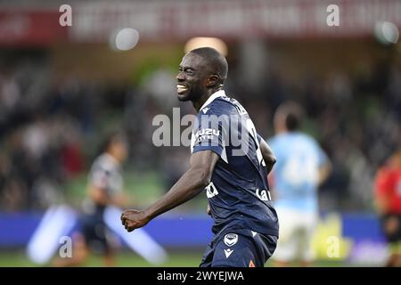 MELBOURNE, AUSTRALIEN. April 2024. Im Bild: Jason Geria (2) von Melbourne Victory feiert nach einem Tor während der A Leagues Soccer, Melbourne Victory FC gegen Melbourne City FC im AAMI Park in Melbourne. Quelle: Karl Phillipson/Alamy Live News Stockfoto