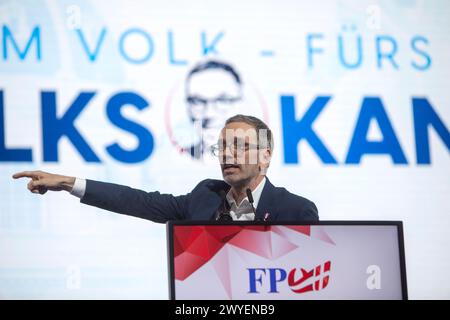 Wien, Österreich. April 2024. ÖSTERREICH; WIEN; 20240406; Bundesparteivorsitzender der Freiheitlichen Partei Österreichs (FPOe) Herbert Kickl spricht während der Landesparteikonferenz der FPÖ Wien am 6. April 20245 in Wien. /// ÖSTERREICH; WIEN; 20240406; Bundesparteiobmann der Freiheitlichen Partei Österreich (FPÖ) Herbert Kickl spricht während des Landesparteitages der FPÖ Wien am 6. April 20245 in Wien. - 20240406 PD2317 Credit: APA-PictureDesk/Alamy Live News Stockfoto