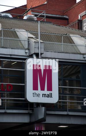 Schild für The Mall, Cheapside, Wood Green High Street, Wood Green, London Borough of Haringey, Greater London, England, Vereinigtes Königreich Stockfoto