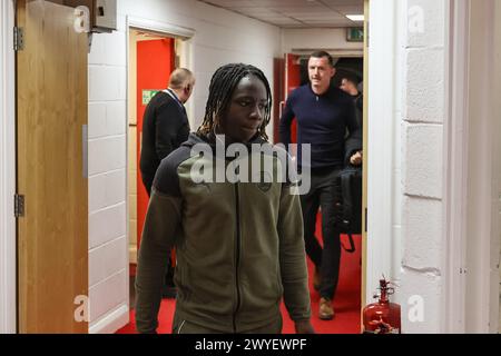 Fábio Jaló of Barnsley kommt während des Spiels Charlton Athletic gegen Barnsley in the Valley, London, Großbritannien, 6. April 2024 (Foto: Mark Cosgrove/News Images) Stockfoto