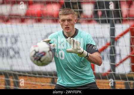 Rogan Ravenhill aus Barnsley im Vorspiel während des Sky Bet League 1 Matches Charlton Athletic vs Barnsley at the Valley, London, Großbritannien, 6. April 2024 (Foto: Alfie Cosgrove/News Images) Stockfoto