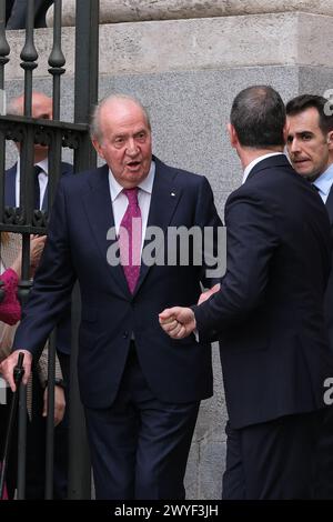 Madrid, Spanien. April 2024. König Juan Carlos I. von Spanien während der Hochzeit von Jose Luis Martinez-Almeida mit Teresa Urquijo in der Pfarrei San Francisco de Borja am 6. April 2024 in Madrid. (Foto: Oscar Gonzalez/SIPA USA) Credit: SIPA USA/Alamy Live News Stockfoto