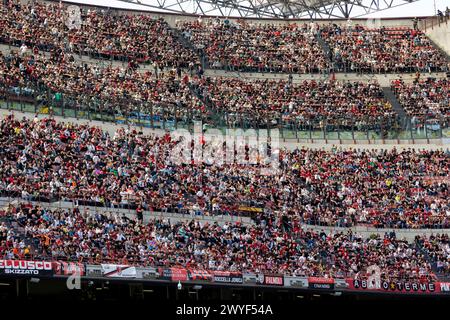 Allgemeine Ansicht des San Siro Stadions während des Fußballspiels der Serie A zwischen AC Mailand und US Lecce im Giuseppe Meazza Stadion in San Siro in Mailand, Italien, am 06. April 2023 Credit: Mairo Cinquetti/Alamy Live News Stockfoto