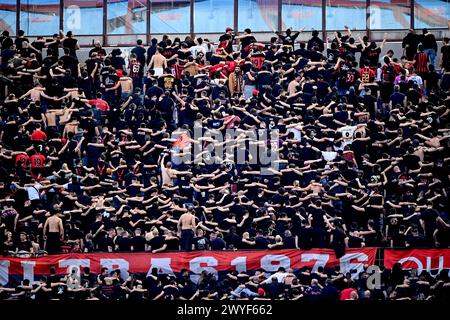 Mailand, Italien. April 2024. AC Mailand unterstützt das Fußballspiel der Serie A zwischen AC Mailand und US Lecce im San Siro Stadion in Mailand, Italien - Samstag, den 6. April 2024. Sport - Fußball . (Foto: Fabio Ferrari/LaPresse) Credit: LaPresse/Alamy Live News Stockfoto