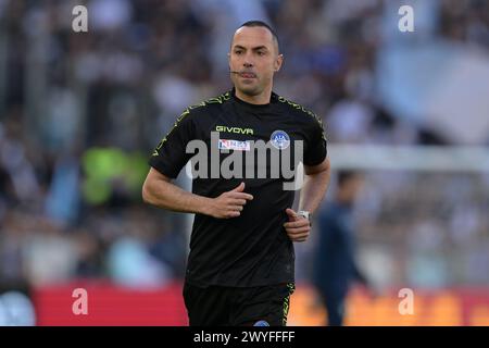 Roma, Italien. April 2024. Guida Schiedsrichter des Fußballspiels der Serie A zwischen AS Roma und SS Lazio im Olympiastadion in Rom, Italien - Samstag, den 06. April 2024. Sport - Fußball . (Foto: Alfredo Falcone/LaPresse) Credit: LaPresse/Alamy Live News Stockfoto