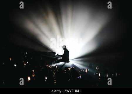 Mailand, Italien. April 2024. Tom Odell tritt live auf der Black Friday Tour 2024 im Alcatraz in Mailand, Italien, am 4. April 2024 auf. (Foto: Alessandro Bremec/NurPhoto) Credit: NurPhoto SRL/Alamy Live News Stockfoto