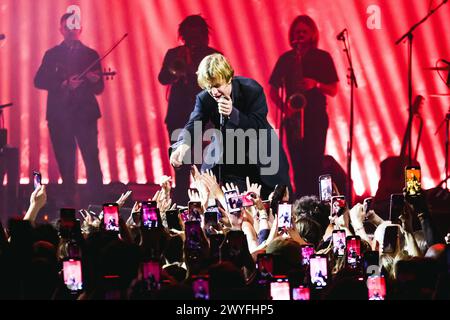 Mailand, Italien. April 2024. Tom Odell tritt live auf der Black Friday Tour 2024 im Alcatraz in Mailand, Italien, am 4. April 2024 auf. (Foto: Alessandro Bremec/NurPhoto) Credit: NurPhoto SRL/Alamy Live News Stockfoto