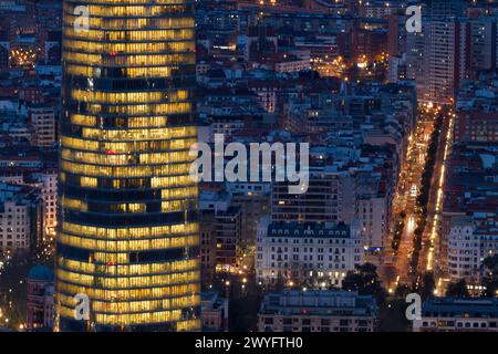 Bilbao und Iberdrola Tower, Bilbao, Bizkaia, Spanien Stockfoto
