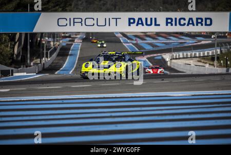 96 NIDERHAUSER Patrick (SWI), MULLER Sven (ger), ANDLAUER Julien (fra), Rutronik Racing, Porsche 911 GT3 R (992), Action während der 1. Runde der Fanatec GT World Challenge 2024 angetrieben von AWS auf dem Circuit Paul Ricard, vom 5. Bis 7. April 2024 in Le Castellet, Frankreich Stockfoto