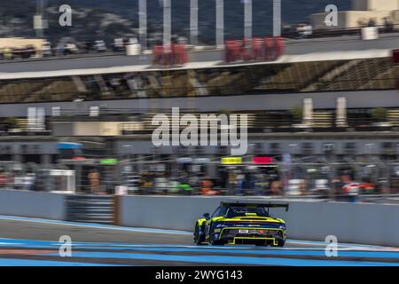 96 NIDERHAUSER Patrick (SWI), MULLER Sven (ger), ANDLAUER Julien (fra), Rutronik Racing, Porsche 911 GT3 R (992), Aktion während der 1. Runde der Fanatec GT World Challenge 2024 angetrieben von AWS auf dem Circuit Paul Ricard, vom 5. Bis 7. April 2024 in Le Castellet, Frankreich Stockfoto