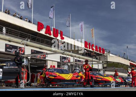 Ambiance Boxengasse, während der 1. Runde der Fanatec GT World Challenge 2024, angetrieben von AWS auf dem Circuit Paul Ricard, vom 5. Bis 7. April 2024 in Le Castellet, Frankreich Stockfoto