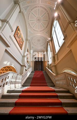 Dresden, Deutschland - 9. Juli 2023: Bildergalerie der alten Meister Gebäudeansicht in Dresden. Stockfoto