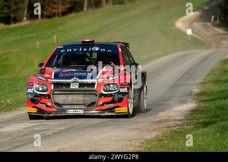 Wolfsberg, Österreich. April 2024. WOLFSBERG, ÖSTERREICH - 6. APRIL: Luca Waldherr aus Österreich und Claudia Maier aus Österreich bei ihrer Citroen C3 Rally2 während der Lavanttal Rallye am 6. April 2024 in Wolfsberg, Österreich.240406 SEPA 25 058 - 20240406 PD9954 Credit: APA-PictureDesk/Alamy Live News Stockfoto