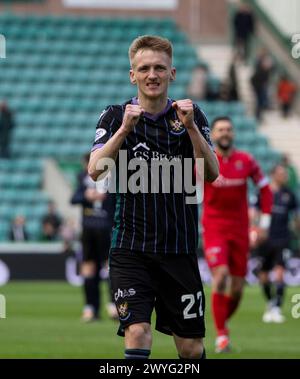 Edinburgh, Großbritannien. April 2024. Scottish Premiership - Hibernian FC gegen St Johnstone FC 06/04/2024 Ein hochgeladener Mittelfeldspieler aus St. Johnstone, Matthew Smith, feiert, nachdem St. Johnstone Hibs 2-1 in der Scottish Premiership im Easter Road Stadium, Edinburgh, UK, besiegt hat. Credit: Ian Jacobs/Alamy Live News Stockfoto