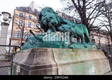 Paris, Frankreich - 20. Januar 2022: Der Tuileriengarten ist ein öffentlicher Garten zwischen dem Louvre und dem Place de la Concorde in den 1. Arrondiss Stockfoto