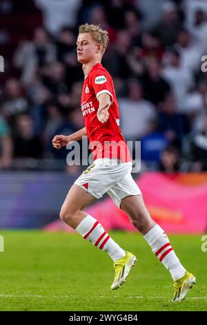 Eindhoven, Niederlande. April 2024. EINDHOVEN, NIEDERLANDE - 6. APRIL: Jesper Uneken von PSV gibt sein Debüt beim niederländischen Eredivisie-Spiel zwischen PSV und AZ im Philips Stadion am 6. April 2024 in Eindhoven, Niederlande. (Foto von /Orange Pictures) Credit: Orange Pics BV/Alamy Live News Stockfoto