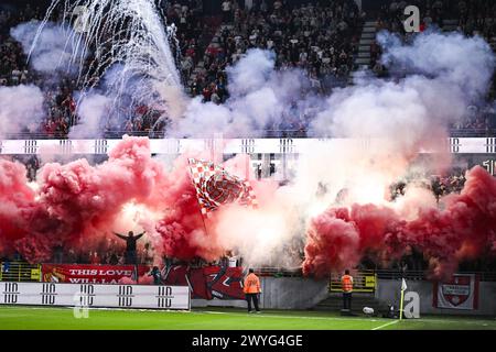 Antwerpen, Belgien. April 2024. Die Fans Antwerpens wurden vor einem Fußballspiel zwischen Royal Antwerp FC und KRC Genk am Samstag, den 6. April 2024 in Antwerpen, am 2. Tag (von 10) der Play-offs der Champions der ersten Liga der „Jupiler Pro League“ 2023-2024 in der belgischen Meisterschaft vorgestellt. BELGA FOTO TOM GOYVAERTS Credit: Belga Nachrichtenagentur/Alamy Live News Stockfoto