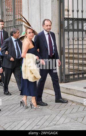 Madrid, Madrid, Spanien. April 2024. Der Gast kommt zur Hochzeit von Jose Luis Martinez Almeida, Major von Madrid, und Teresa Urquijo in der Kirche Sagrado Corazon und San Francisco de Borja am 6. April 2024 in Madrid, Spanien (Credit Image: © Jack Abuin/ZUMA Press Wire) NUR ZUR REDAKTIONELLEN VERWENDUNG! Nicht für kommerzielle ZWECKE! Quelle: ZUMA Press, Inc./Alamy Live News Stockfoto